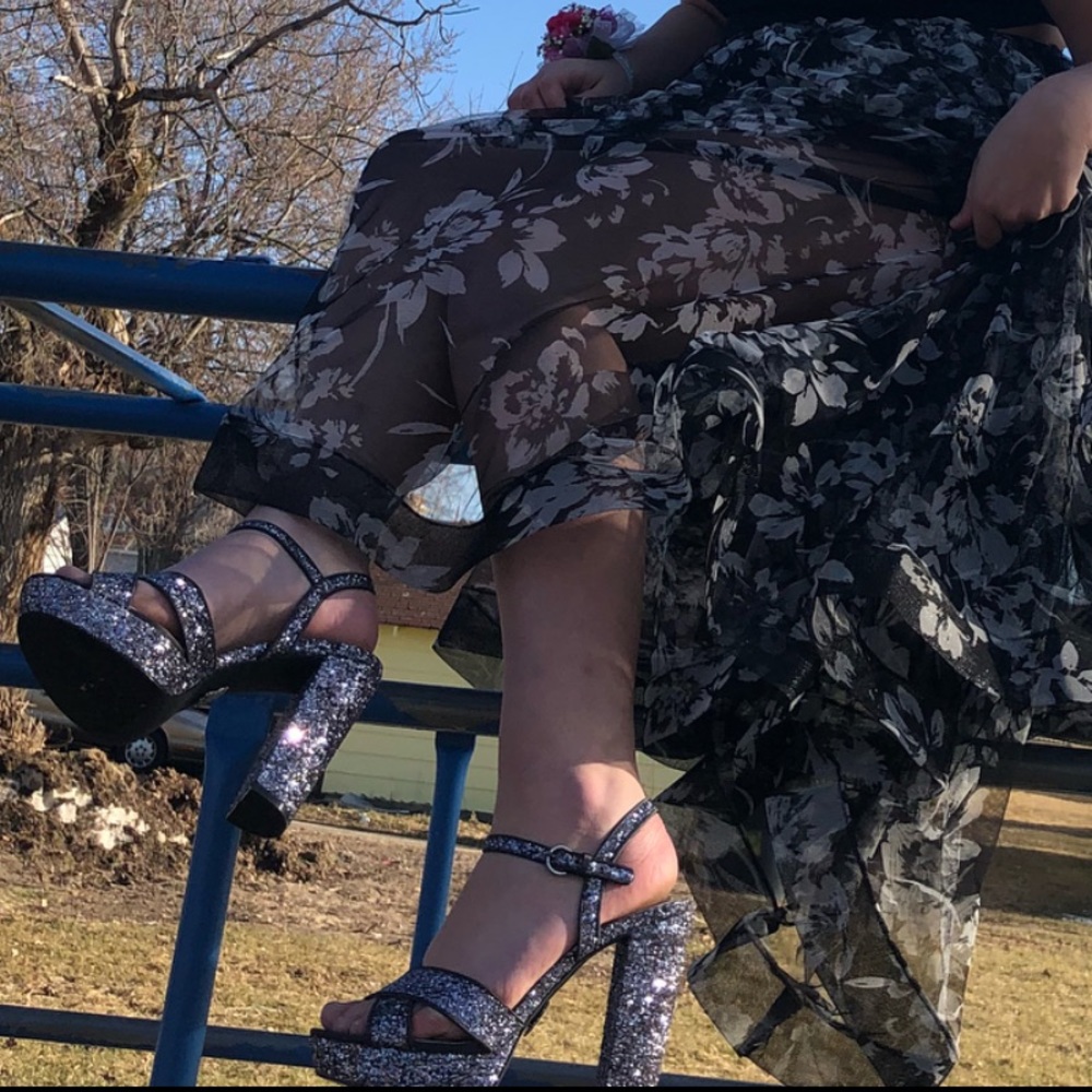 Vera Wang white heals